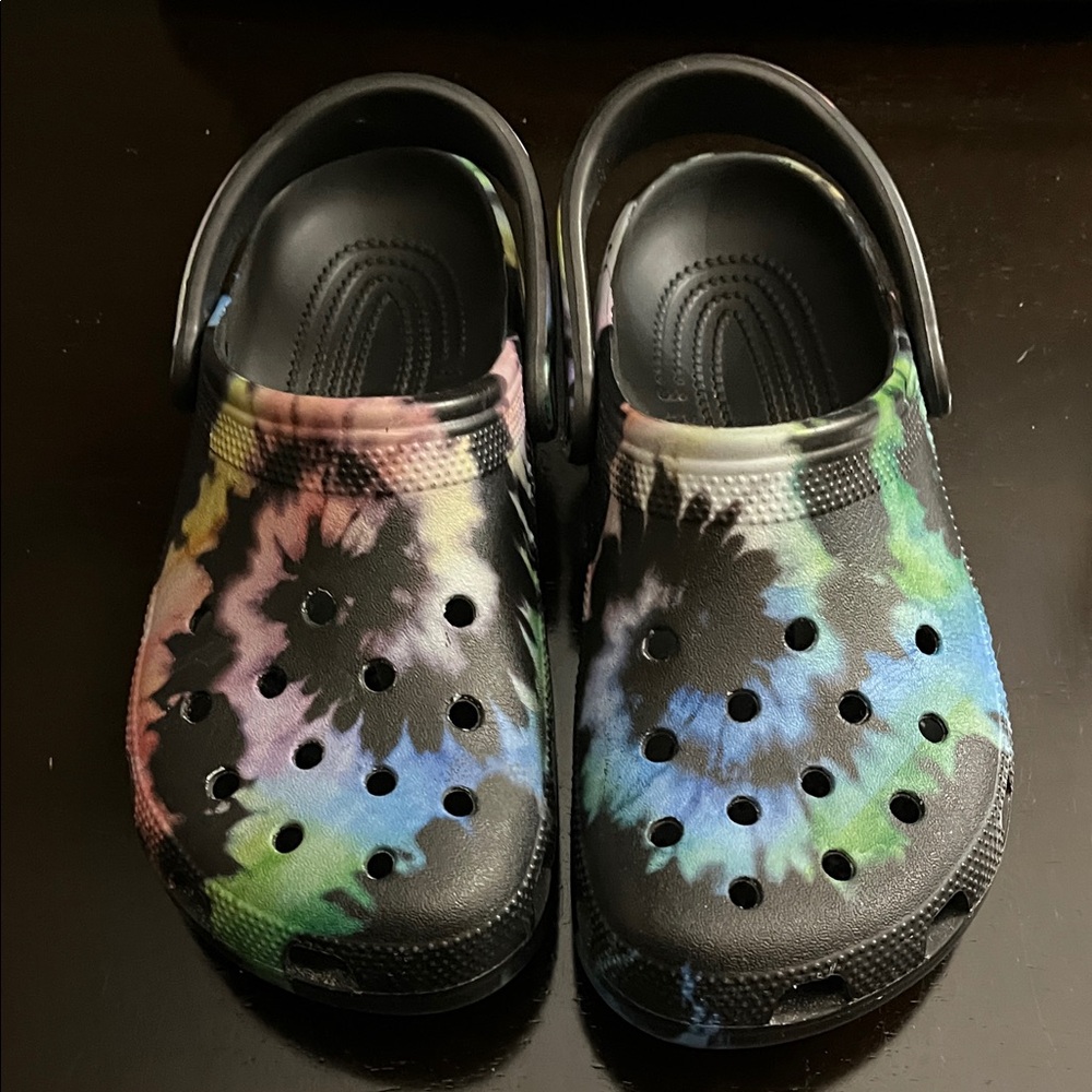 CROCS Kids Tie-Dye Water Shoes